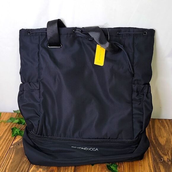 Beyond Yoga. Perfect Bag or Backpack. NWT - Picture 1 of 9